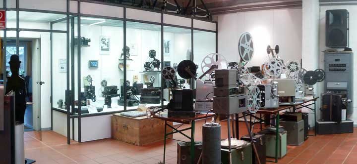 Schulfilm-Projektoren im Kinomuseum Vollbüttel